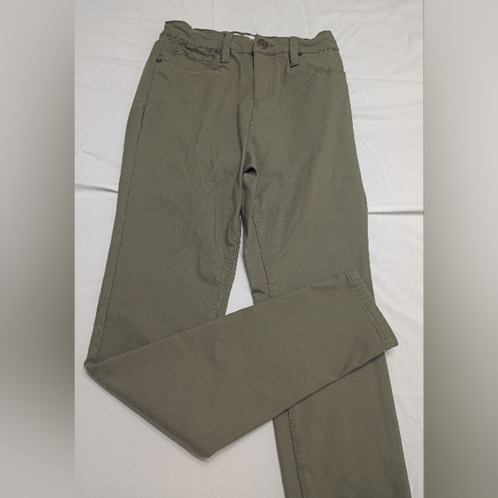 YMI Women’s Juniors Olive Cargo Jeans Small